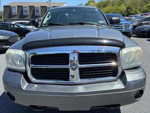Used 2005 Dodge Dakota Laramie w/ Trailer Tow Group AWD/4WD image 2
