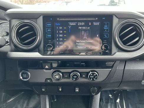 Used 2017 Toyota Tacoma TRD Off-Road w/ Tow Package image 17