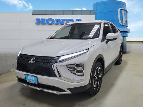 Used 2024 Mitsubishi Eclipse Cross SE image 2