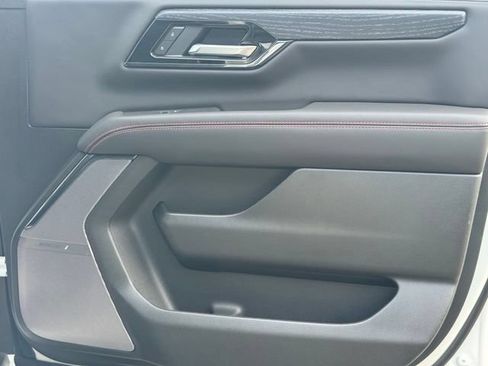 New 2026 GMC Yukon AT4 Ultimate w/ LPO, Floor Liner Package AWD/4WD image 32