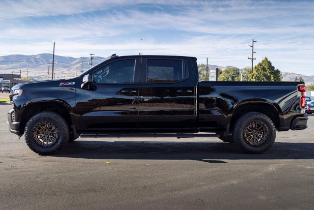 Used 2022 Chevrolet Silverado 1500 RST AWD/4WD image 3