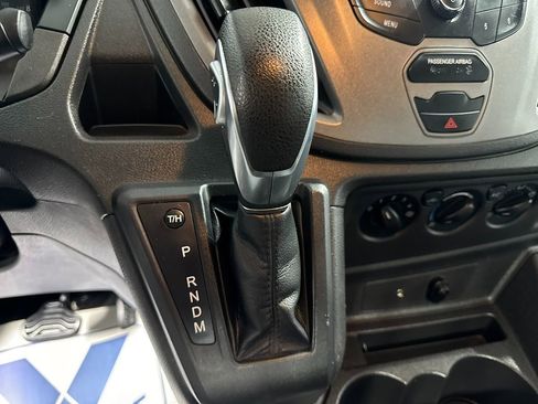Used 2018 Ford Transit 250 T-250 SRW image 16