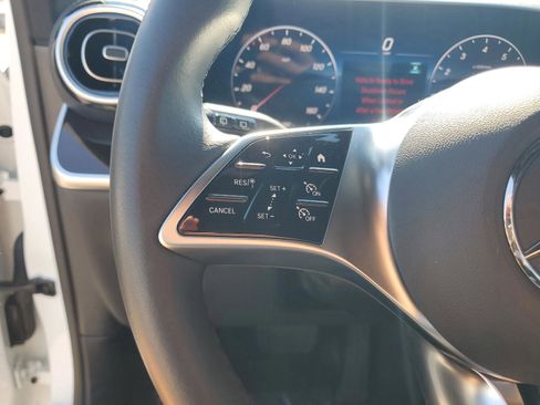 Used 2025 Mercedes-Benz GLC 300 image 33