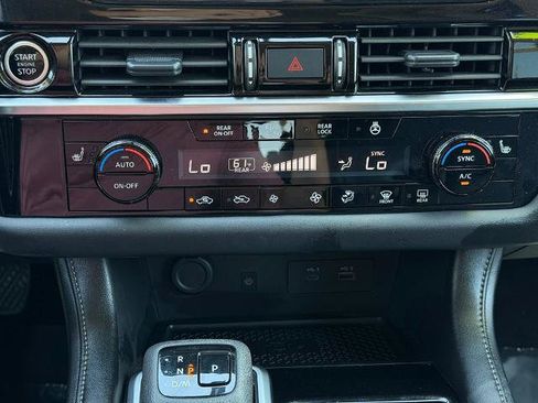 Certified 2024 Nissan Pathfinder SL w/ SL Premium Package FWD image 29