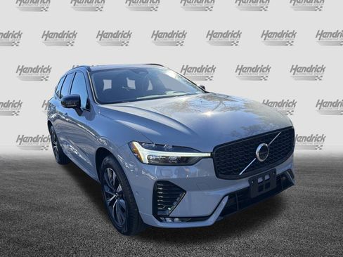 Certified 2025 Volvo XC60 B5 Plus image 2