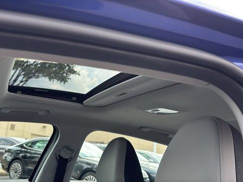 Used 2023 Hyundai Elantra Limited FWD image 25