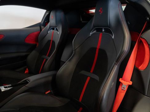 Used 2022 Ferrari SF90 Stradale image 4