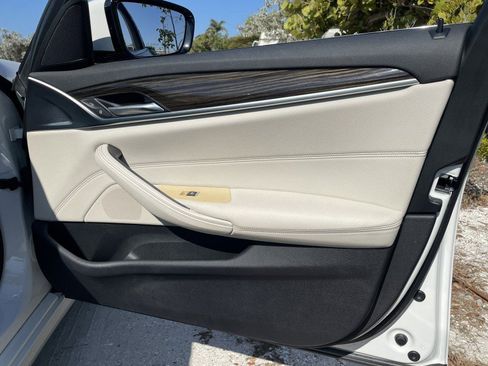 Used 2020 BMW 530i xDrive w/ Convenience Package image 29