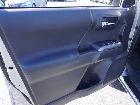 Used 2023 Toyota Tacoma TRD Sport image 16