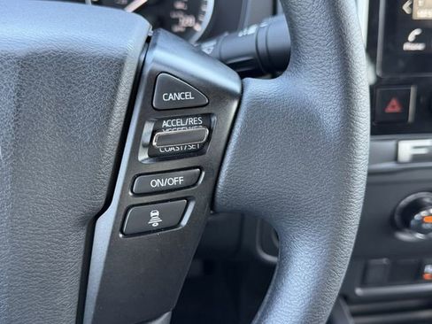 Certified 2025 Nissan Frontier SV w/ Tow Package RWD image 16