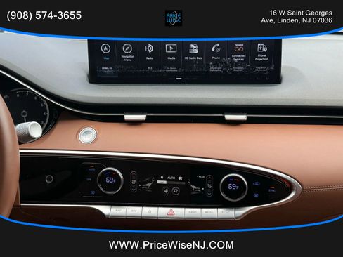 Used 2022 Genesis GV70 2.5T w/ Advanced Package image 15