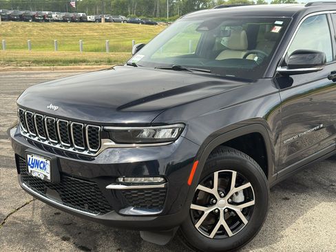 Used 2024 Jeep Grand Cherokee Limited w/ Luxury Tech Group II AWD/4WD image 8