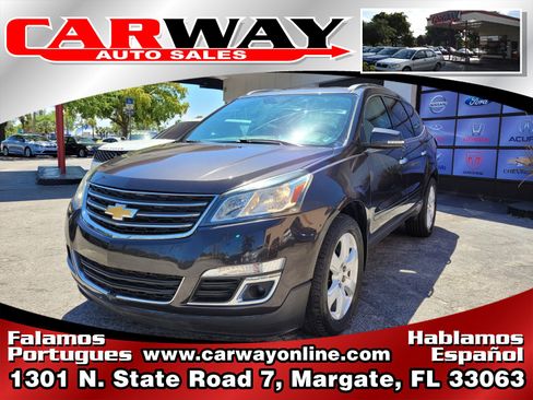 Used 2017 Chevrolet Traverse LT w/ Style and Technology Package image 1