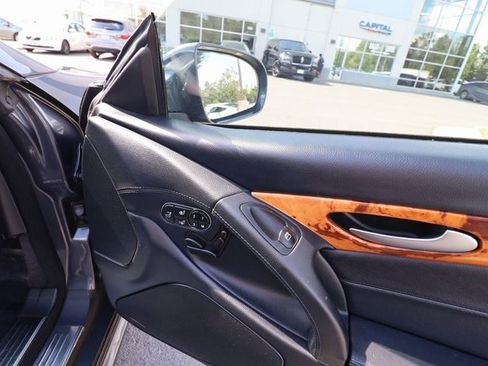 Used 2011 Mercedes-Benz SL 550 image 34