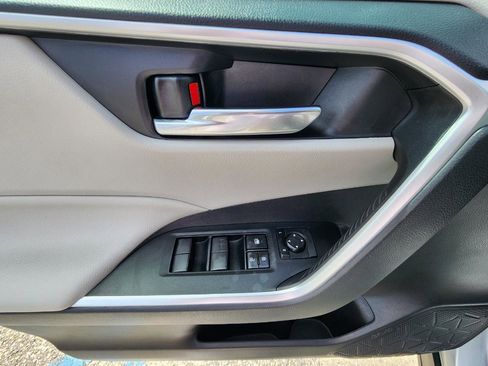 Used 2021 Toyota RAV4 XLE image 23