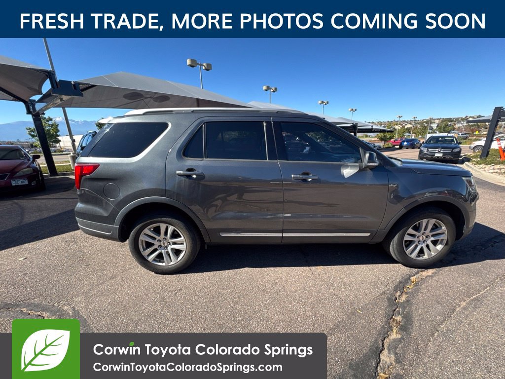 Used 2018 Ford Explorer XLT w/ Equipment Group 202A AWD/4WD image 9