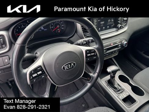 Used 2020 Kia Sorento S image 23