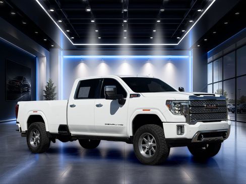 Used 2022 GMC Sierra 3500 Denali AWD/4WD image 2