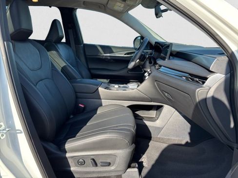 Certified 2024 INFINITI QX60 Luxe w/ Vision Package image 21