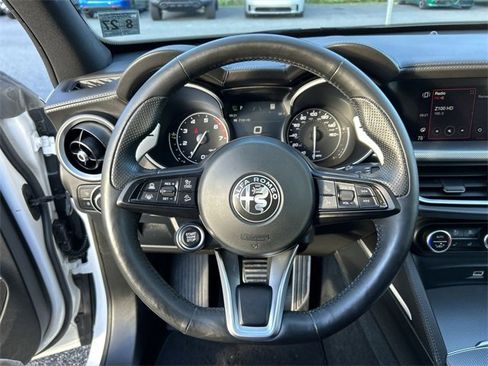 Used 2023 Alfa Romeo Stelvio Veloce image 18