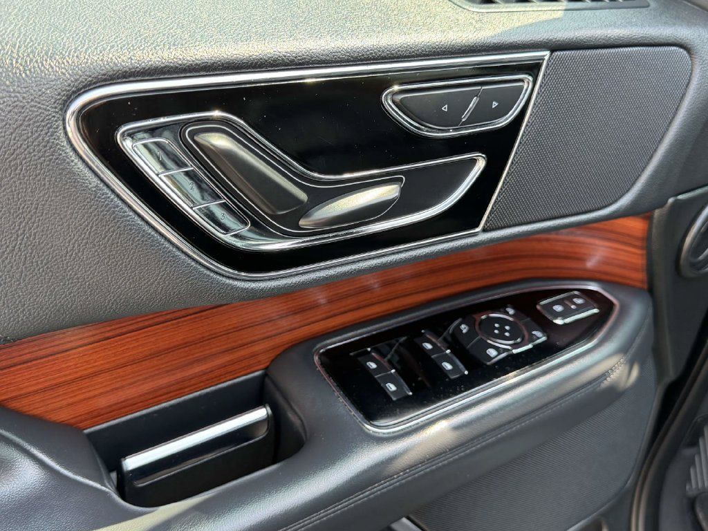 Used 2024 Lincoln Navigator L 4WD image 19