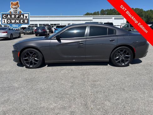 Used 2023 Dodge Charger SXT w/ Blacktop Package image 2