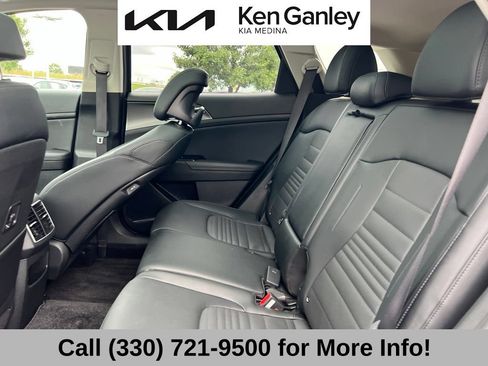 Certified 2024 Kia Sportage SX AWD/4WD image 11