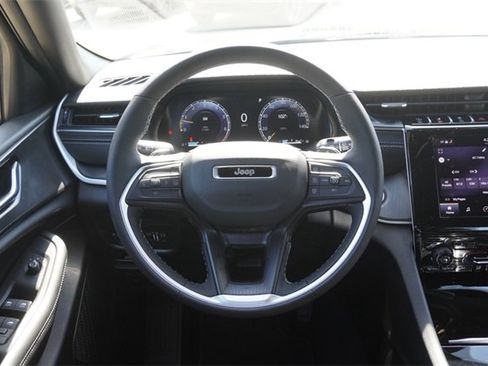 New 2025 Jeep Grand Cherokee L Laredo w/ Luxury Tech Group I image 17