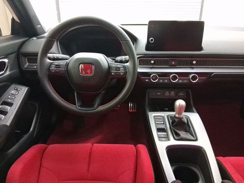 Used 2024 Honda Civic Type R image 4