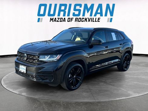 Used 2023 Volkswagen Atlas Cross Sport SEL R-Line image 2