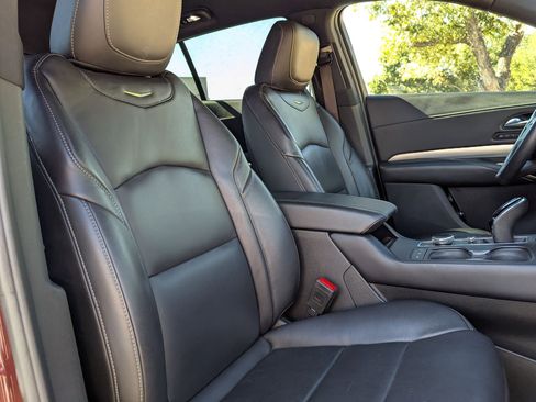 Used 2023 Cadillac XT4 Premium Luxury image 30