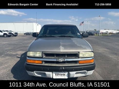 Used 2002 Chevrolet S10 Pickup 2WD Extended Cab w/ Comfort Convenience Pkg image 3