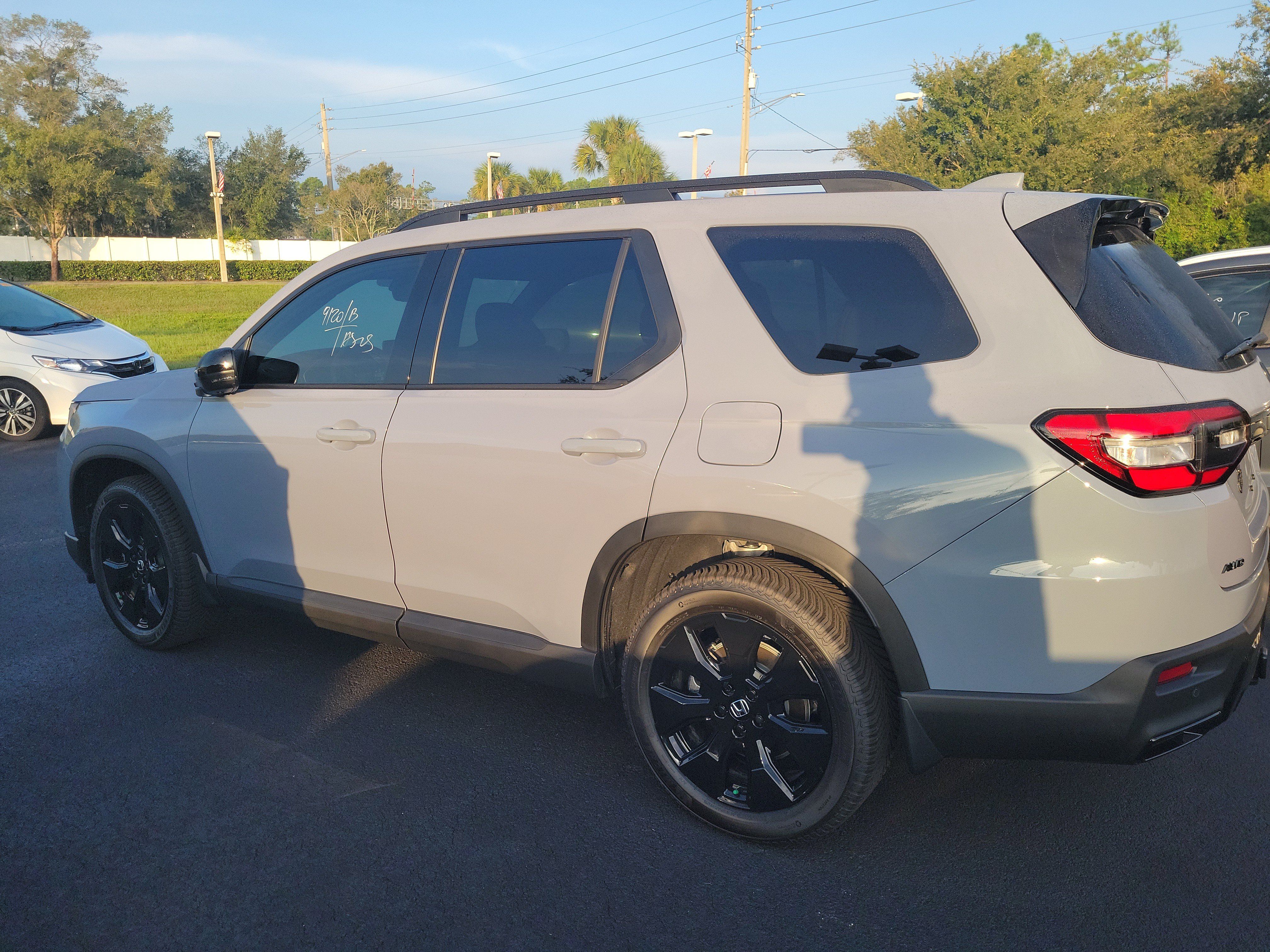 Used 2026 Honda Pilot Black Edition image 2