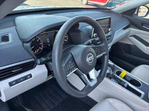 Certified 2022 Nissan Altima 2.5 SV image 23