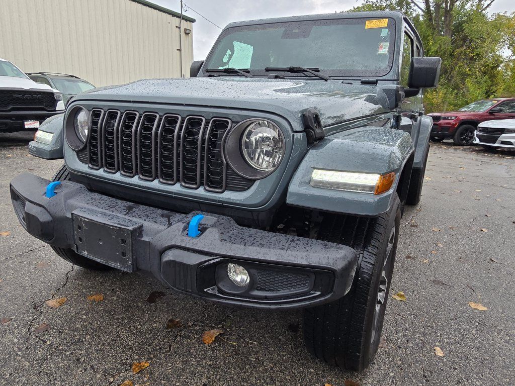 Used 2024 Jeep Wrangler Unlimited w/ Convenience Group AWD/4WD image 12