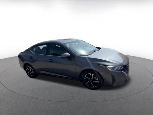 Used 2025 Nissan Sentra SV image 2