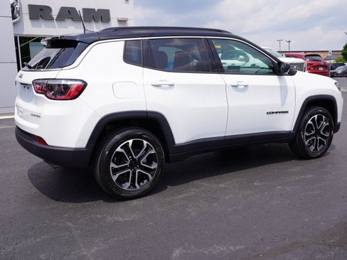 Used 2022 Jeep Compass Limited AWD/4WD image 3
