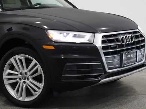Used 2018 Audi Q5 2.0T Premium Plus w/ Premium Plus Package image 3
