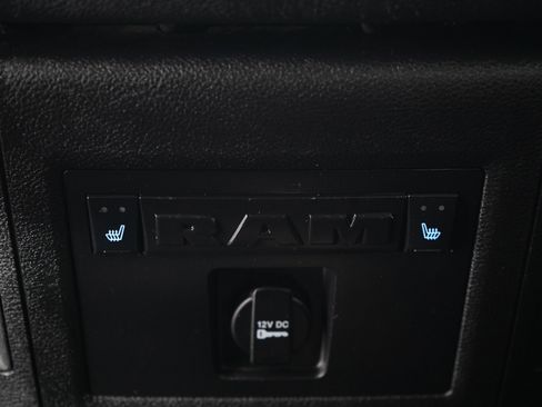 Used 2016 RAM 2500 Laramie w/ Convenience Group AWD/4WD image 23