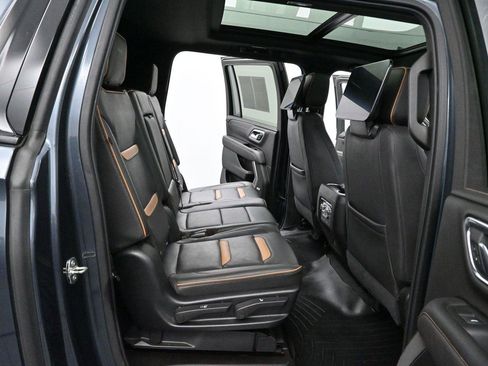 Used 2021 GMC Yukon XL AT4 w/ AT4 Premium Plus Package AWD/4WD image 39