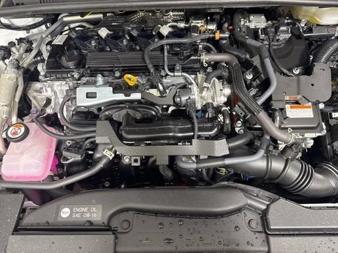 Used 2025 Toyota Prius Plug-In Hybrid FWD image 9