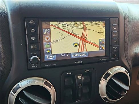 Used 2012 Jeep Wrangler Unlimited Rubicon w/ Dual Top Group AWD/4WD image 13