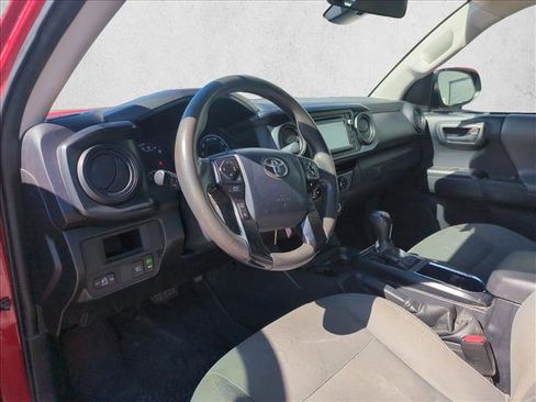 Used 2018 Toyota Tacoma SR w/ SR Convenience Package image 10