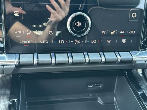 New 2026 GMC Yukon XL Elevation AWD/4WD image 19