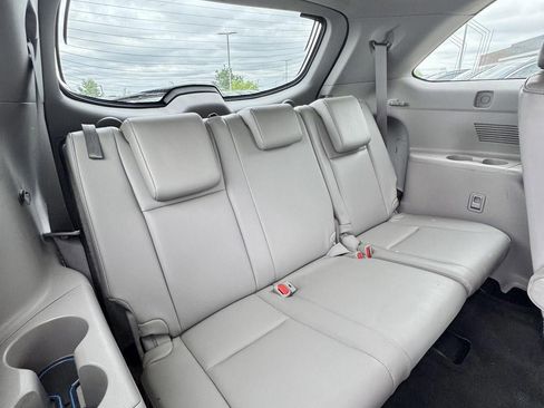 Used 2019 Toyota Highlander Limited w/ Carpet Mat Package (TMS) AWD/4WD image 11