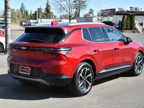 Used 2024 Chevrolet Equinox EV LT w/ LPO, Trailering Package image 8