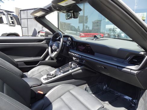 Used 2022 Porsche 911 Carrera w/ Premium Package RWD image 18