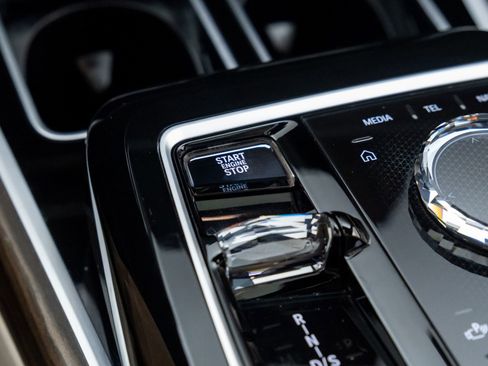 Certified 2024 BMW 760i xDrive image 22