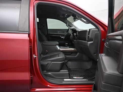Used 2022 Chevrolet Silverado 1500 LT Trail Boss w/ LT Trail Boss Premium Package AWD/4WD image 28