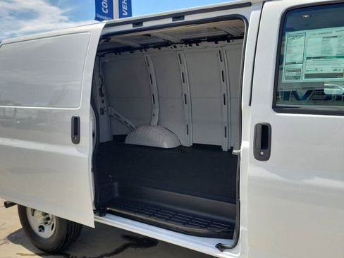 New 2026 Chevrolet Express 2500 w/ Communications Package RWD image 12
